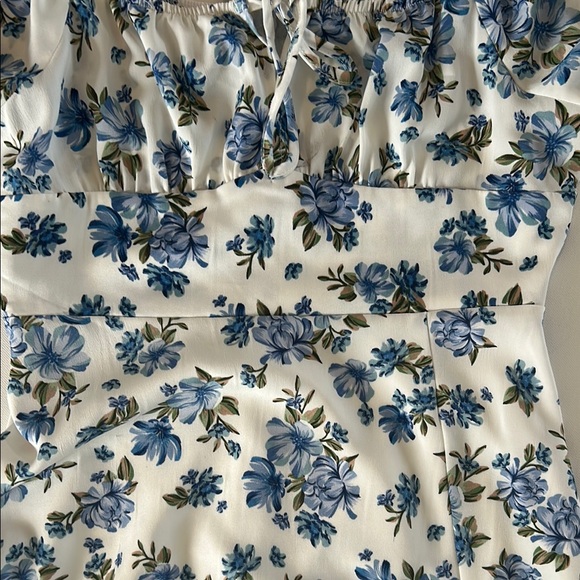 Floral Blue and White Midi Dress- M - Picture 7 of 9